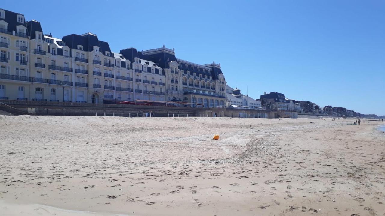 Charmante Villegiature A 150M De La Plage Cabourg Exterior foto